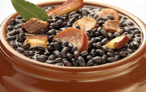 A tradicional feijoada será servida neste primeiro evento aberto ao público do restaurante Les Deux Blog Favoritos Americana (2)