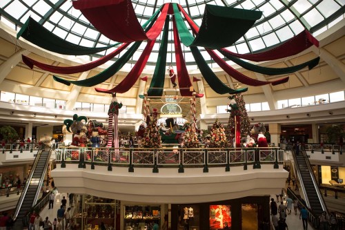 Iguatemi Campinas iniciou as ações de Natal neste sábado, 7, com neve e a chegada do Papai Noel! Blog Favoritos (5)
