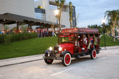 Iguatemi Campinas iniciou as ações de Natal neste sábado, 7, com neve e a chegada do Papai Noel! Blog Favoritos (7)