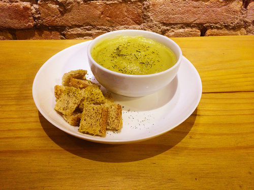 Receita de Caldo fit aprenda como preparar um creme de batata-doce com alho-poró blog favoritos